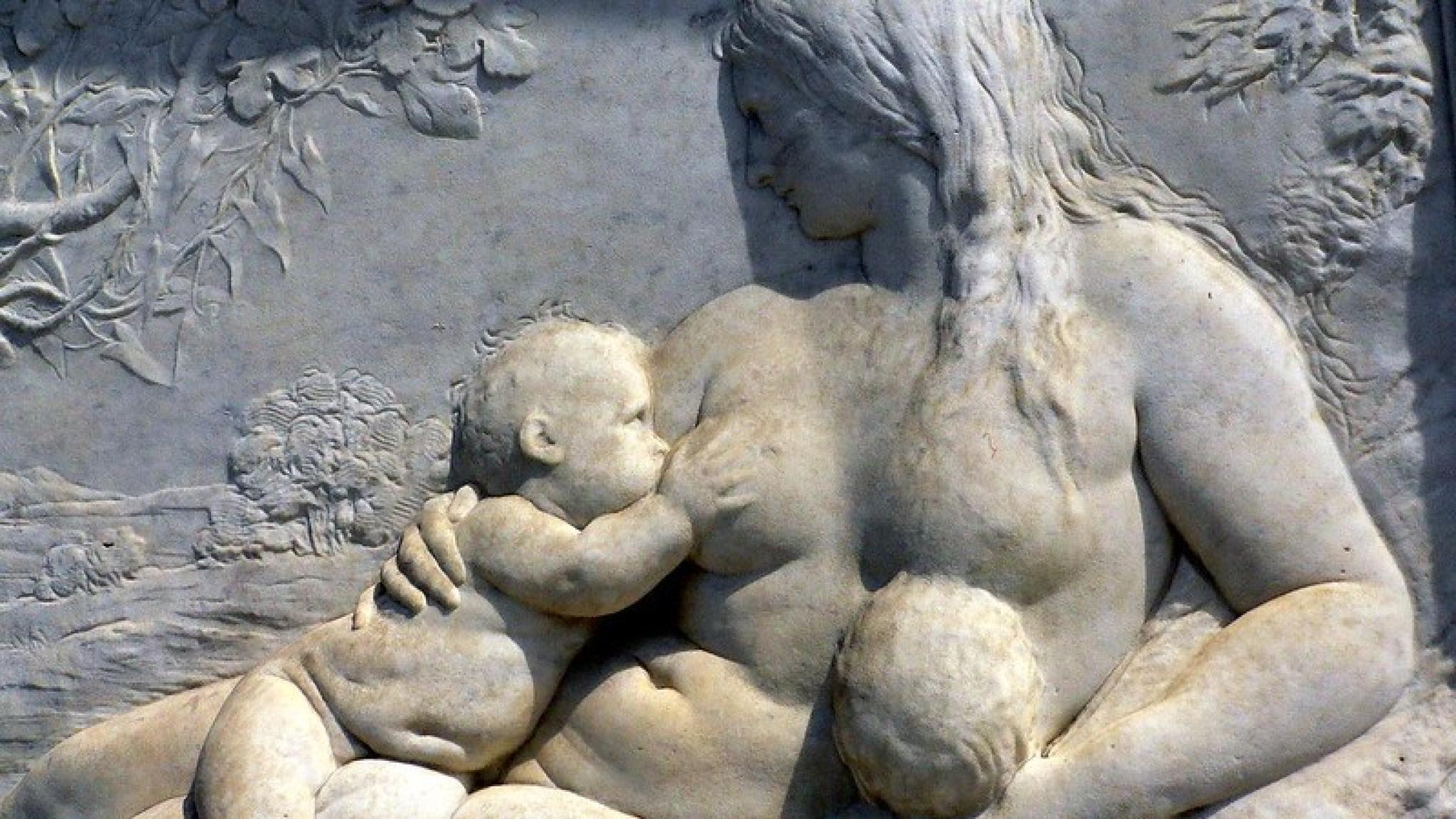 Image of sculpture of breastfeeding mother by 3dom at https://flic.kr/p/4TBPYZ (CC BY-NC 2.0)